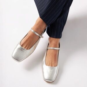 Augusta brand Julieta Mary Jane flats in silver leather Sz 38